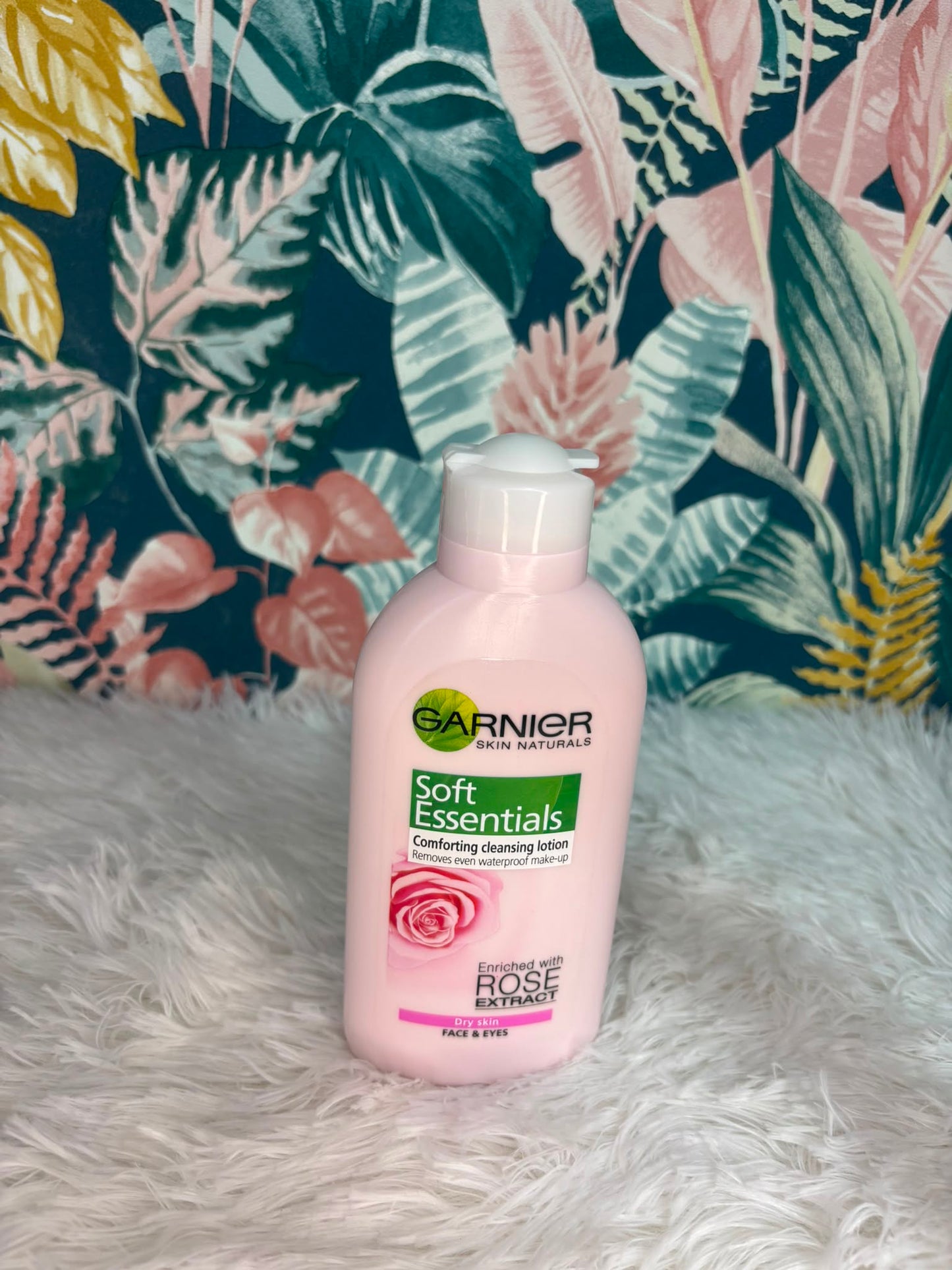 Latte detergente Garnier