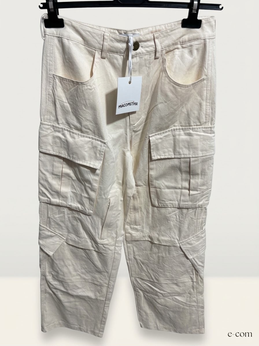 Pantalone con tasche
