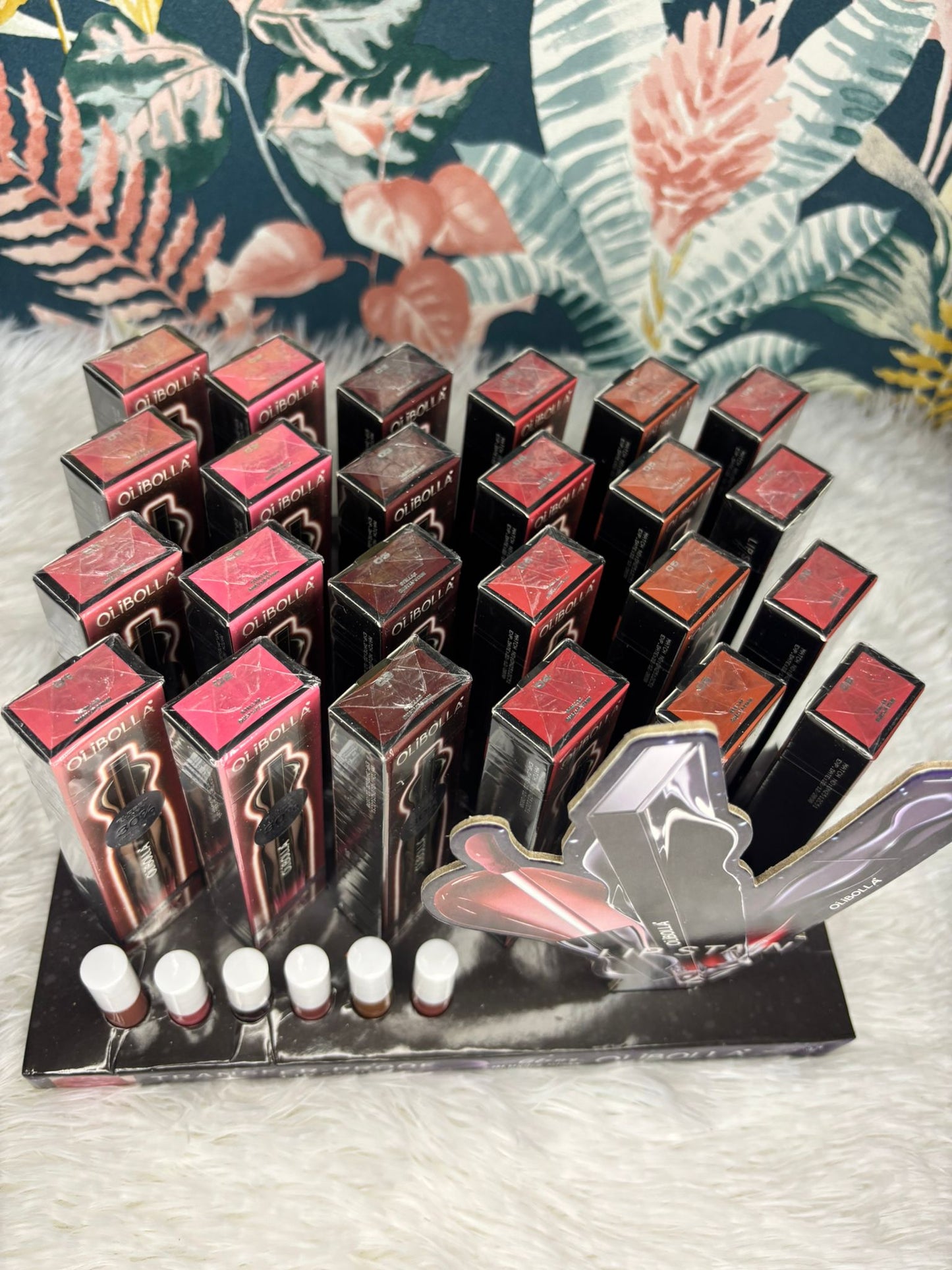 Lip stain transfer proof  - Glossy Finish